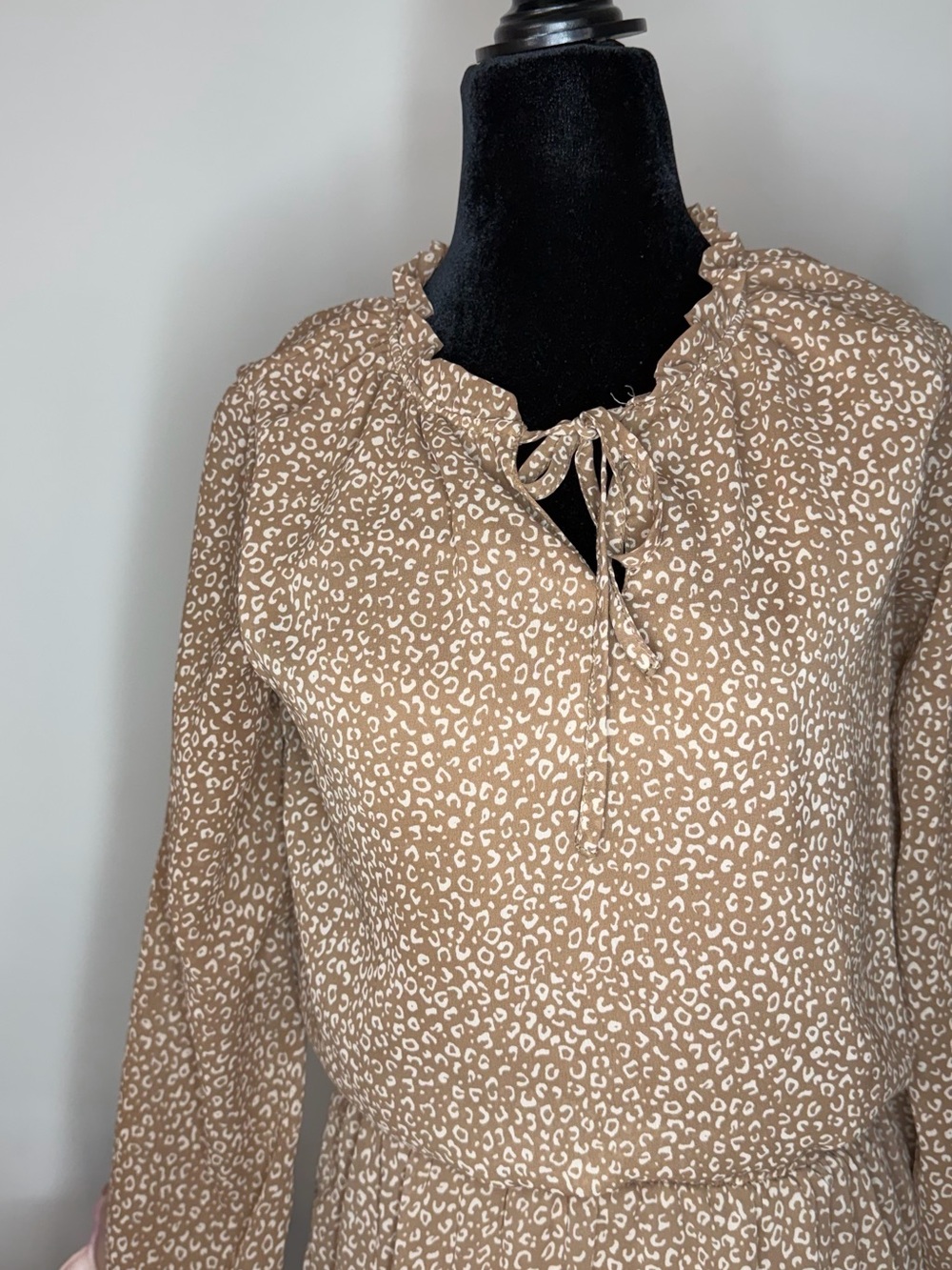 Jessica Simpson Taupe Printed Long Sleeve Ruffle Tie Dress - Picture 2 of 7